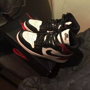 Air Jordan 1 black toes